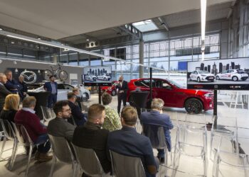 140-ści Mazd 2 Hybrid trafia do Panek CarSharing